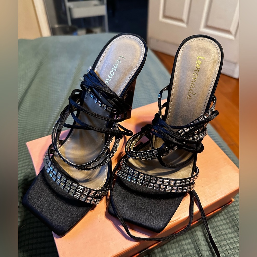 Size 6 Black Heels, Never Worn , Great Condition